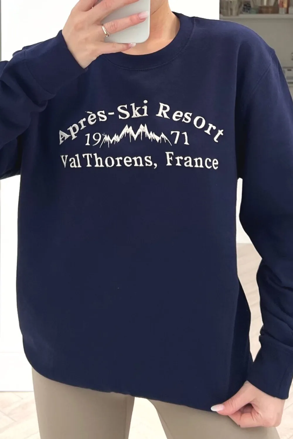 Apres ski navy embroidered sweater