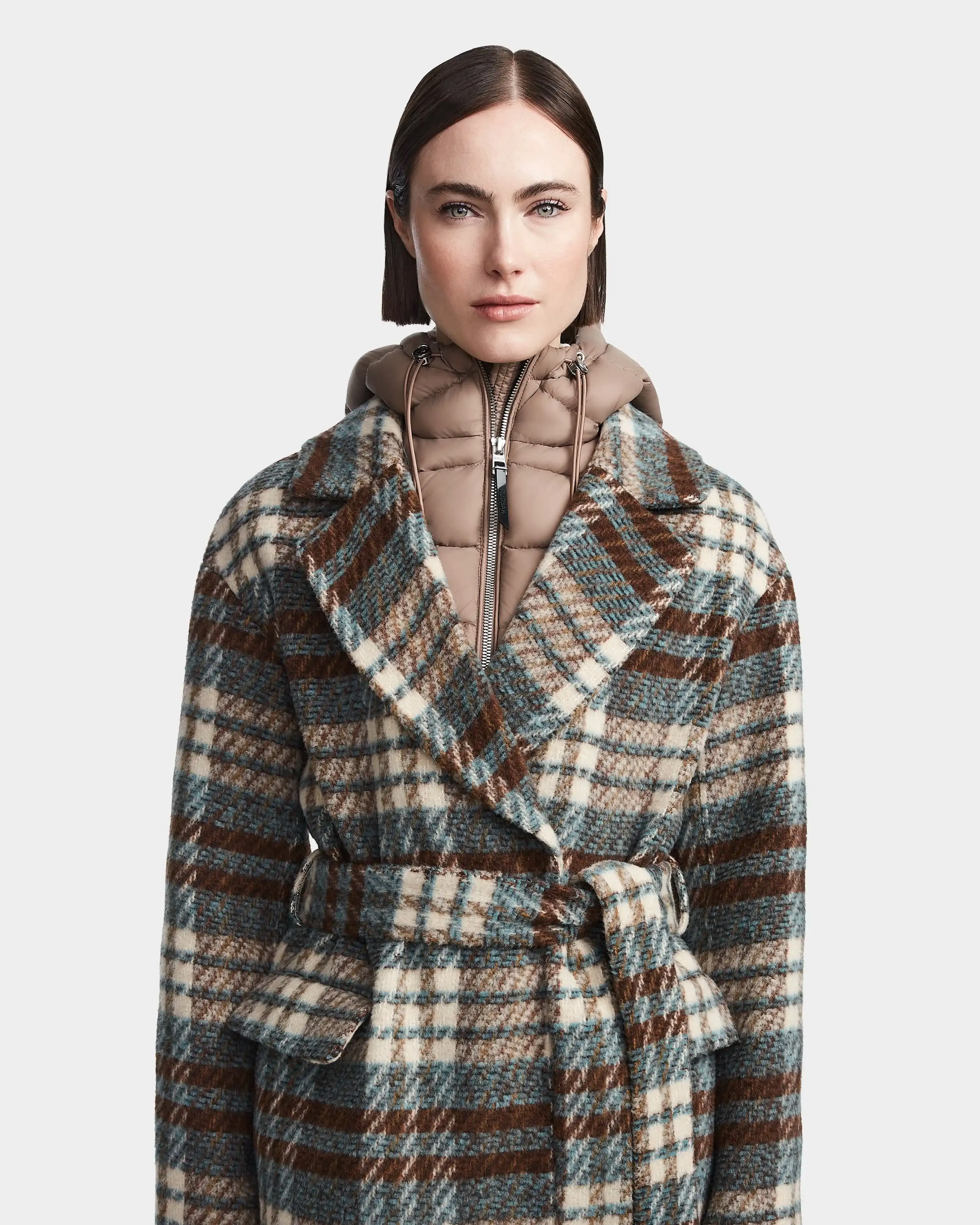 LILA - L123557  PLAID-SAND