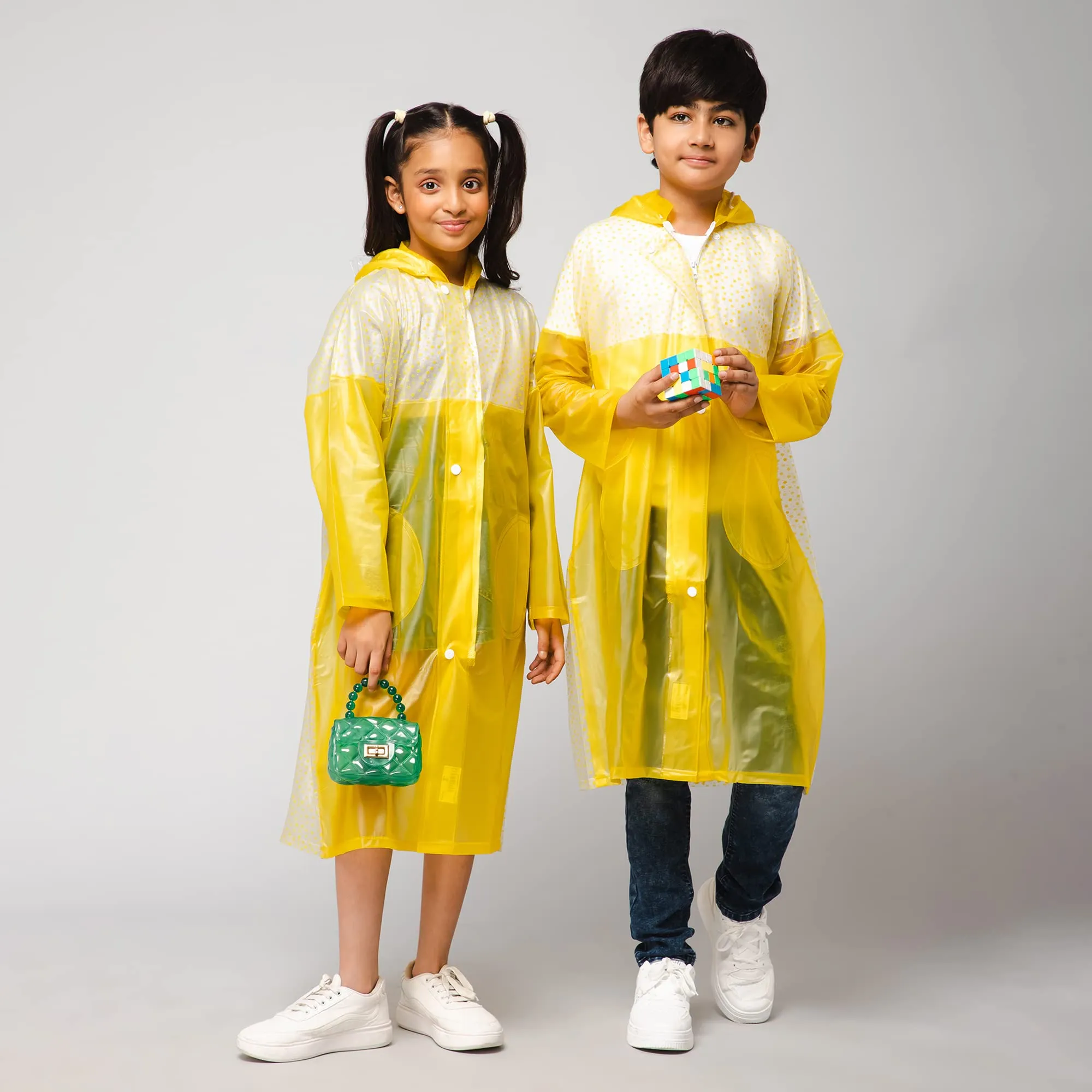 THE CLOWNFISH Drip Dude Series Unisex Kids Waterproof Single Layer PVC Longcoat/Raincoat with Adjustable Hood. Age-5-6 Years (Lemon Yellow)