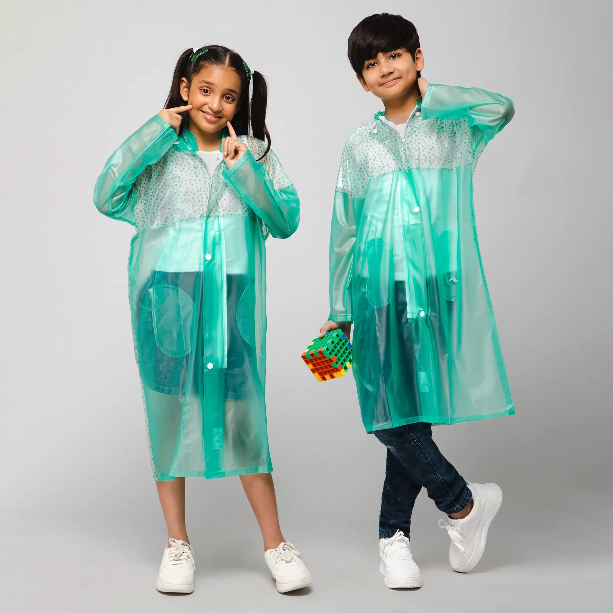 THE CLOWNFISH Wet & Wild Series Unisex Kids Waterproof Single Layer PVC Longcoat/Raincoat with Adjustable Hood. Age-6-7 Years (Dark Pink)